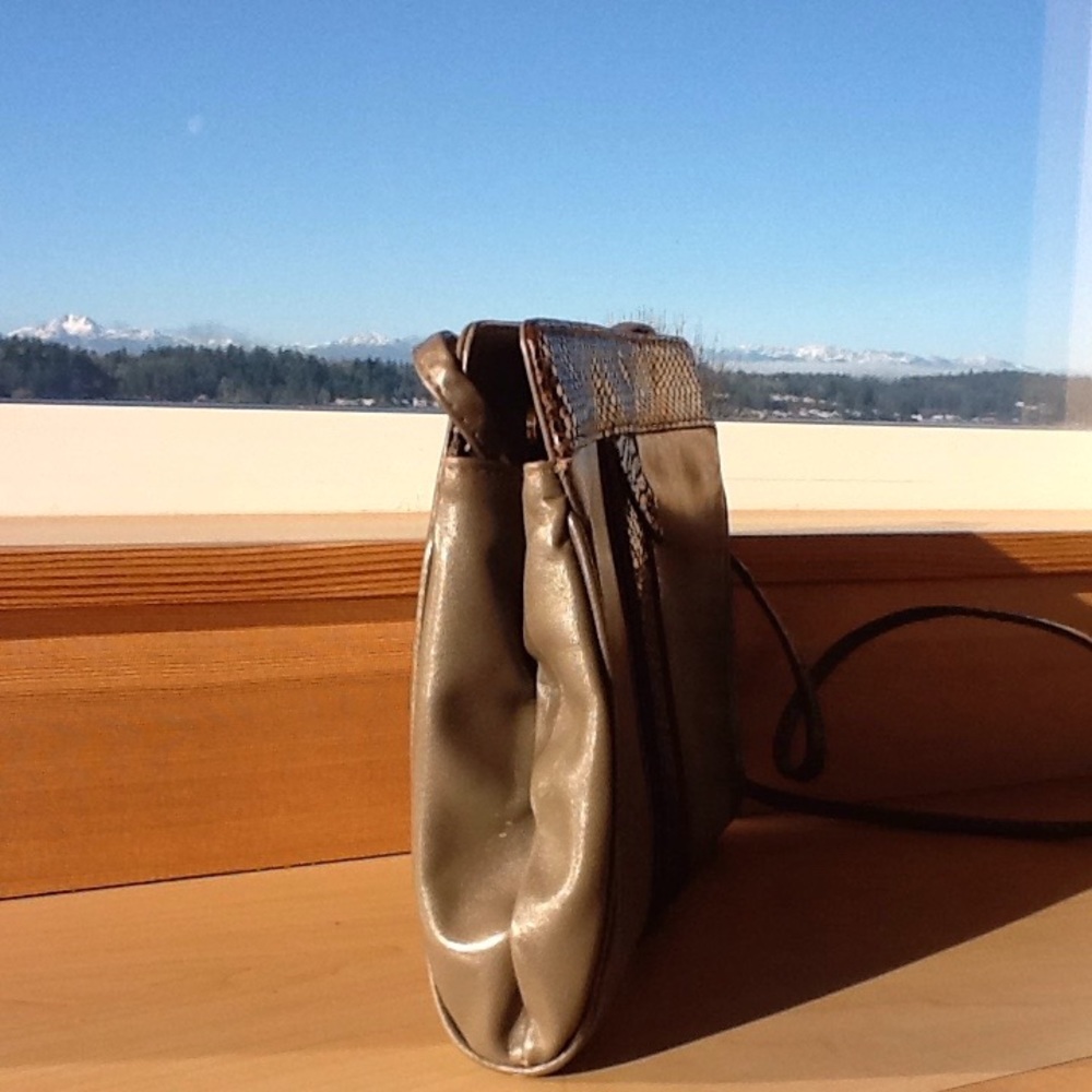 Vintage Nordstrom Italian made taupe leather cross… - Picture 4 of 6